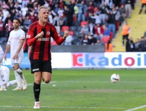 Gaziantep FK, Konyaspor'u 3-1 yenerek ikinci galibiyetini aldı