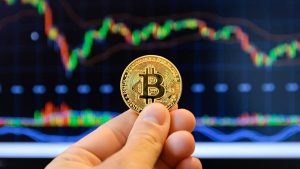 Bitcoin fiyatı 73600 doları geçti, yeni rekor bekleniyor