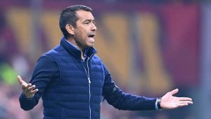 Bronckhorst hakem kararlarını eleştirdi, Galatasaray nasıl 9 kişi kalmadı?