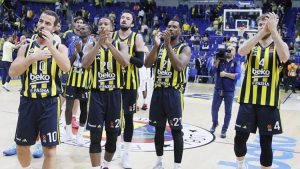 Fenerbahçe Maccabi'yi 84-82 mağlup etti