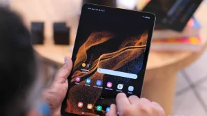 Samsung Galaxy Tab S8 için 42 güvenlik açığı giderildi