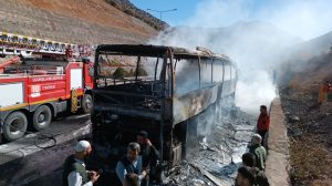 yolcu otobüsündeki yangın faciayı önledi