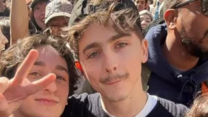 Timothée Chalamet, benzerlerinin yarışmasına sürpriz yaptı