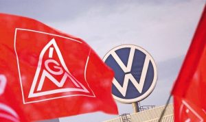 Volkswagen işçileri fabrika kapatma planına karşı grev tehdidi!