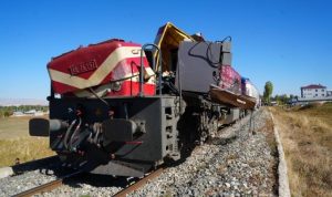 Muş’ta yolcu treni beton pompasına çarptı: 1 ölü, 2 yaralı