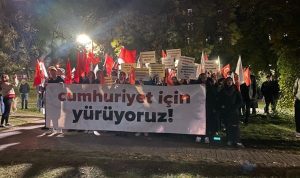 ODTÜ öğrencileri Cumhuriyet için yürüdü