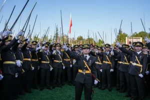 teğmenler, 'kılıçlı yemin' töreni nedeniyle disipline sevk edildi