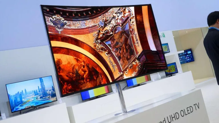 MAX OLED teknolojisiyle ekranlar daha parlak ve dayanıklı