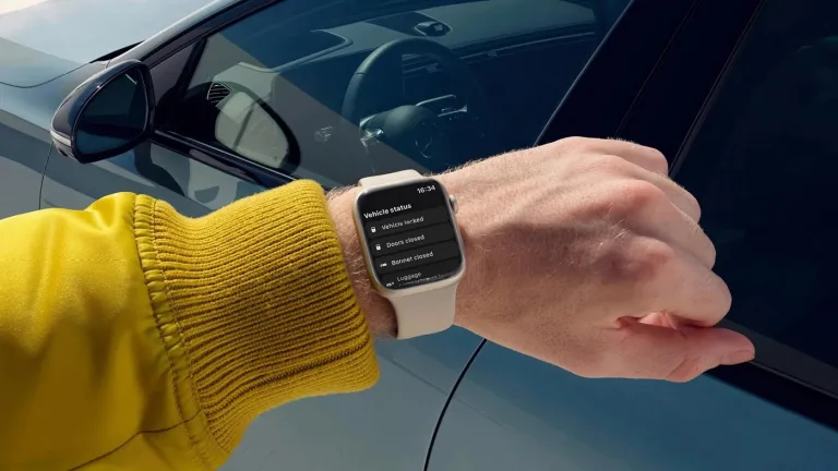 Mercedes-Benz yeni Apple Watch uygulamasını tanıttı