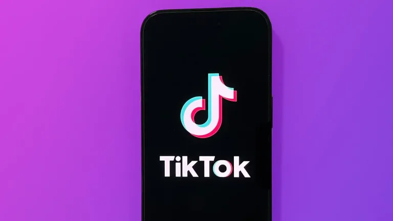 TikTok, güzellik filtrelerine 18 yaş kısıtlaması getiriyor