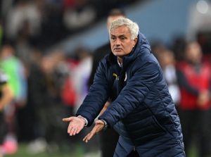 Mourinho, Newcastle United'a geçebilir mi?