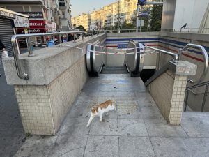 İzmir Metrosu'nda yürüyen merdivenler çalışmıyor