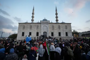 İstanbul'da yüzlerce kişi Filistin için yürüdü