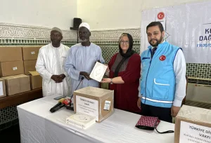 Türkiye Diyanet Vakfı Senegal'e Kur'an-ı Kerim yardımı yaptı