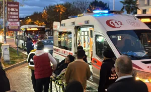 Halk otobüsünde kadını bıçaklayan saldırgan aranıyor