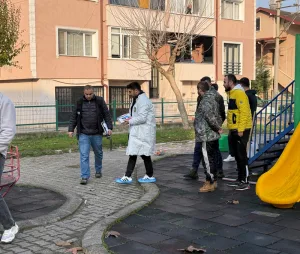 Çocuk parkında silahla ölü bulundu