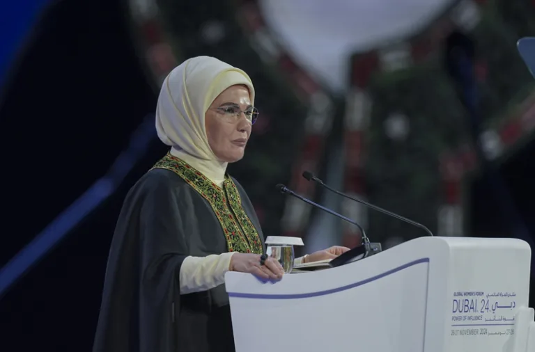 Emine Erdoğan: Teknolojide kadınların yokluğu geleceği tehdit ediyor