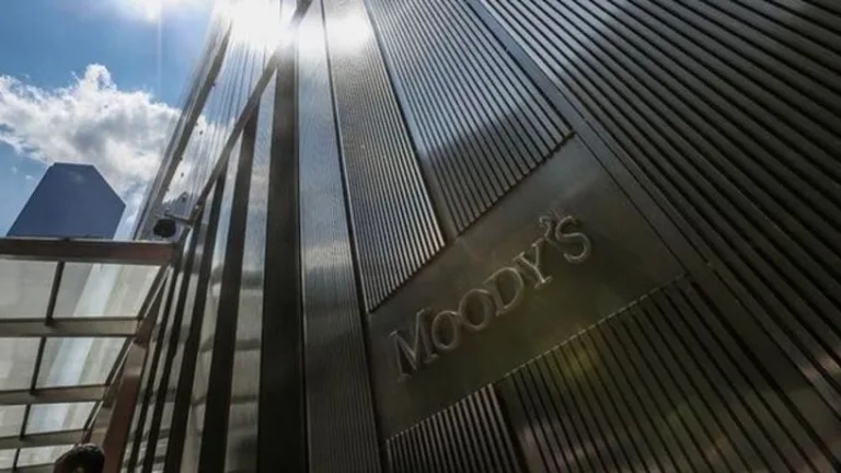 Moody's Suudi Arabistan'ın kredi notunu yükseltti