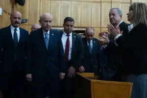 Bahçeli'nin DEM Parti'yle el sıkışmasının ardından gelişmeler