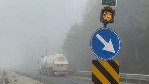 Bolu Dağı'nda sis ve sağanak yağış ulaşımı zorlaştırıyor