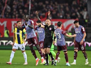 VAR kayıtları açıklandı, Trabzonspor – Fenerbahçe derbisi mercek altında