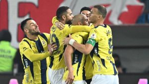 Fenerbahçeli futbolculardan hakemlere sert eleştiri