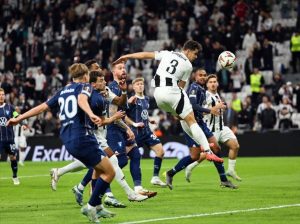 Beşiktaşlı Muçi gol attı, taraftara sitem etti