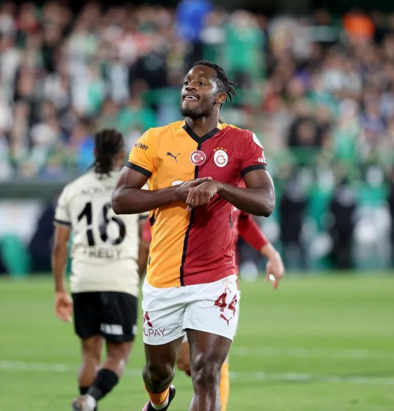 Galatasaray, Batshuayi ile tarih yazdı