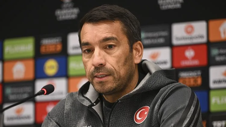 Beşiktaş'ta Bronckhorst: "İyi değilim"