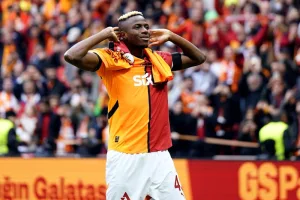 Galatasaray, Victor Osimhen için transfer mücadelesi veriyor