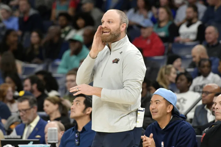 Taylor Jenkins, Grizzlies tarihinin en çok kazanan koçu oldu