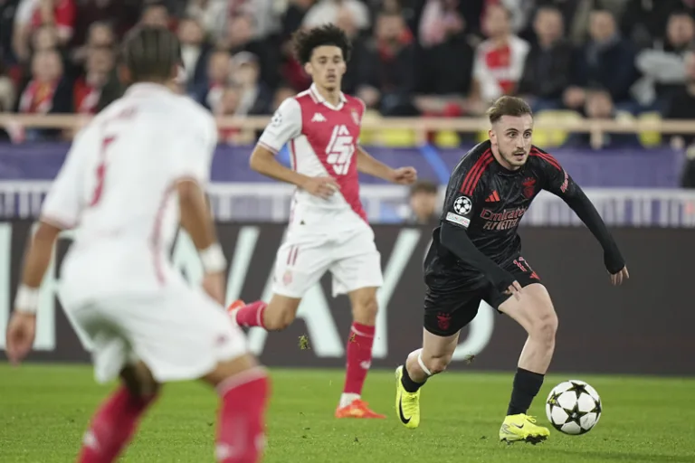 Benfica son dakikada Monaco'yu yenerek galip geldi