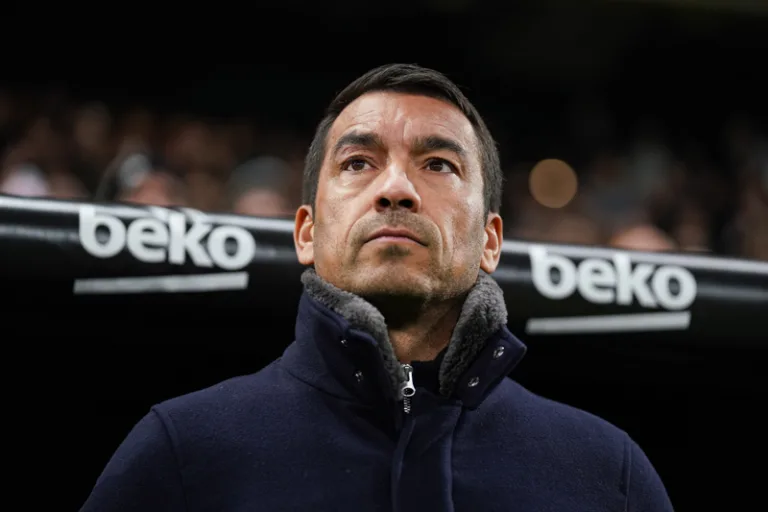 Giovanni van Bronckhorst ayrılık sorularını yanıtladı