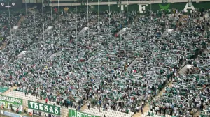 Bursaspor, 240 bin taraftarla seyirci rekoru kırdı