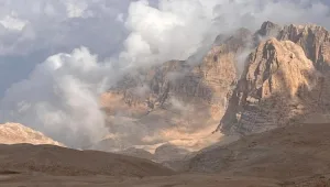 Niğde'de kaybolan iki kadın dağcı için arama başlatıldı