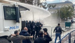 Şanlıurfa'da polise taşlı saldırıda 10 kişi tutuklandı