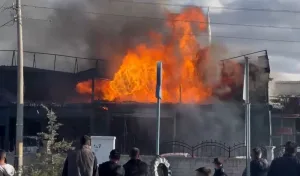 Niğde'de otomobil tamirhanesinde yangın çıktı