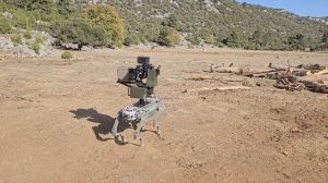 Silahlı robot köpekler düşman bölgelerine sızacak