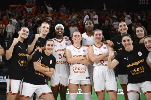 Galatasaray, Sportiva'yı 32 sayıyla geçerek galip geldi