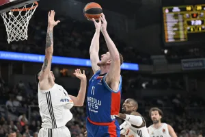 Anadolu Efes, Real Madrid'i mağlup etti