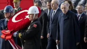 anıtkabir'de atatürk'ü anma töreni yapıldı