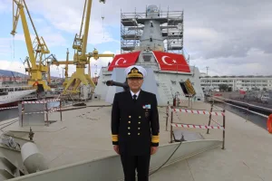 Türkiye'nin açık karakol gemisi TCG AKHİSAR 16 bin menzil sunuyor