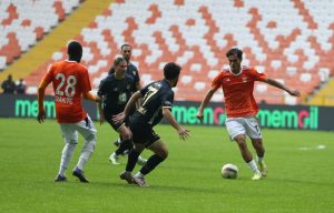 Bandırmaspor, Adanaspor'u 1-0 Mağlup Etti