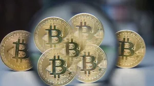 Bitcoin tarihi rekor kırdı, 81 bin doları geçti