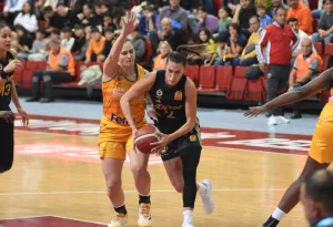 Fenerbahçe Opet 40 sayı farkla galip geldi