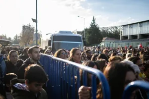 atatürk'ü anmak için dolmabahçe ve anıtkabir'e akın ettiler