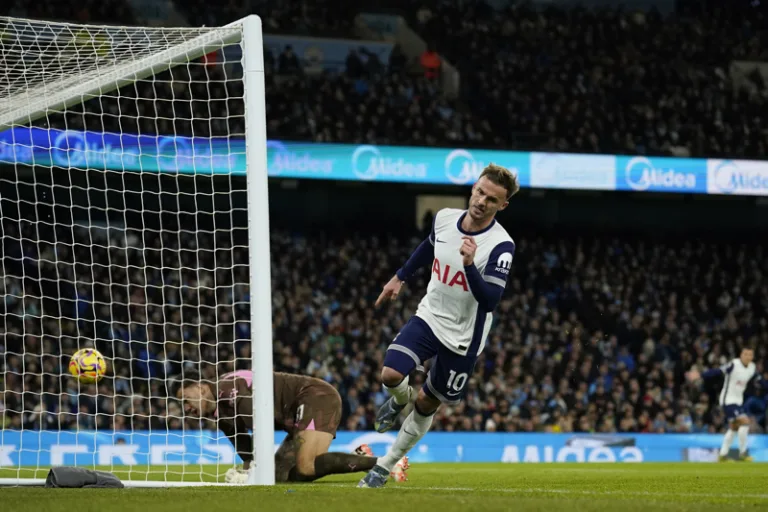 Tottenham, Manchester City'i 4-0 mağlup etti