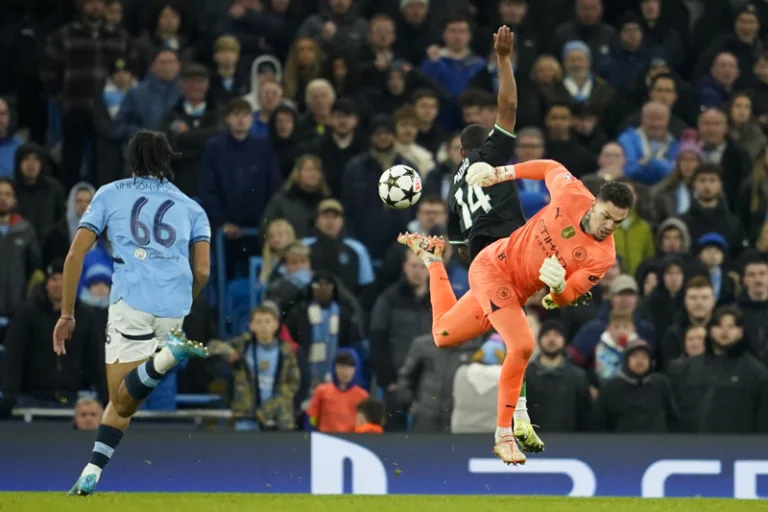 Manchester City Feyenoord ile 3-3 berabere kaldı