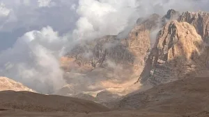 Niğde'de kaybolan ikiz kadın dağcılar için arama çalışmaları başladı