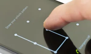 Hackerlar desenli telefon kilidi kullanımıyla ilgili tehlikeleri paylaşıyor